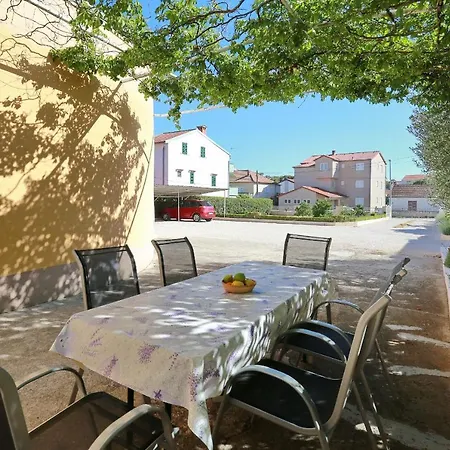My Place Biograd 公寓