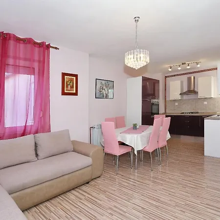 My Place Biograd 公寓